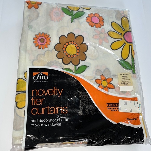 Vintage Other - Vintage 70s PENN~PREST Flower Power Curtains~NIP